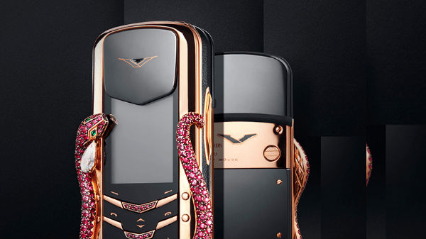 7) ಬ್ಲ್ಯಾಕ್ ಡೈಮೆಂಡ್ ವಿಐಪಿಎನ್ ಸ್ಮಾರ್ಟ್‌ಫೋನ್ (&dollar;300,000)