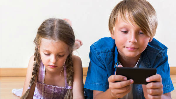 ಮಕ್ಕಳಿಗೆ ಮೊದಲ ಸ್ಮಾರ್ಟ್ಫೋನ್