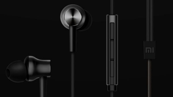 3. ಎಂಐ ಇಯರ್ ಫೋನ್ 