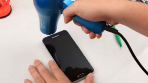 ಕೂದಲಿನ ಡ್ರೈಯರ್ನಿಂದ ಫೋನ್ ಒಣಗಿಸಬೇಡಿ ಕೂದಲಿನ ಡ್ರೈಯರ್ನಿಂದ ಫೋನ್ ಒಣಗಿಸಬೇಡಿ