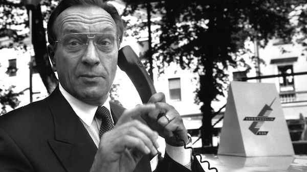 ಮೊದಲ ವಾಣಿಜ್ಯ ಜಿಎಸ್ಎಮ್ ಕರೆ ಮೊದಲ ವಾಣಿಜ್ಯ ಜಿಎಸ್ಎಮ್ ಕರೆ