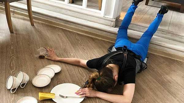 ಜಾರಿ ಬಿದ್ದ ಫೋಟೋ  10