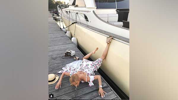 ಜಾರಿ ಬಿದ್ದ ಫೋಟೋ 01