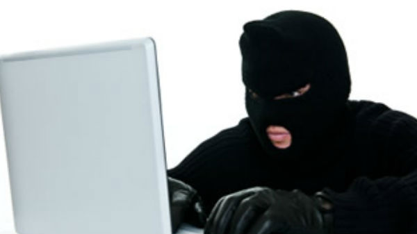 ನಿಧಾನವಾಗಿ ಬಲೆ ಹೆಣೆದ!