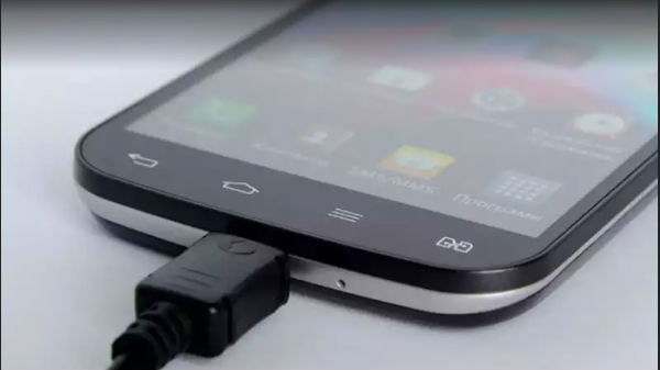 ನಿಮ್ಮ ಸ್ಮಾರ್ಟ್‌ಫೋನ್ ಒವರ್‌ಚಾರ್ಜ್‌ ಮಾಡಬೇಡಿ