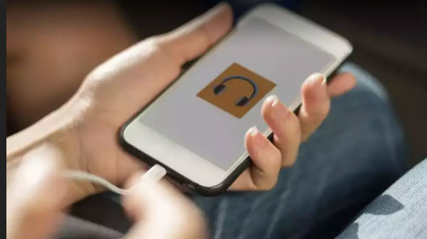 ಚಾರ್ಜ್‌ ಮಾಡುತ್ತಿರುವಾಗ ಇಯರ್‌ಫೋನ್ ಹಾಕಿ ಸಂಗೀತ ಕೇಳಬೇಡಿ