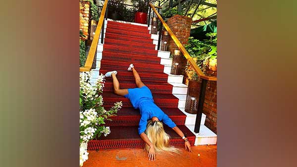 ಜಾರಿ ಬಿದ್ದ ಫೋಟೋ 09