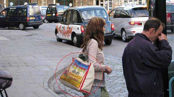 ವಿದೇಶಿಯರು ಇಷ್ಟ ಪಡ್ತಾರೆ ಭಾರತೀಯರ ಲಗೇಜ್ ಬ್ಯಾಗ್ ಅನ್ನು! ವಿದೇಶಿಯರು ಇಷ್ಟ ಪಡ್ತಾರೆ ಭಾರತೀಯರ ಲಗೇಜ್ ಬ್ಯಾಗ್ ಅನ್ನು!