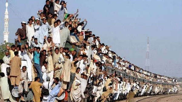 ಪಾಕಿಸ್ತಾನ, ಬಾಂಗ್ಲದೇಶಕ್ಕಿಂತ ಇಂಡಿಯನ್ ರೈಲ್ವೆ ಬೆಟರ್ ಅಂತೆ.! ಪಾಕಿಸ್ತಾನ, ಬಾಂಗ್ಲದೇಶಕ್ಕಿಂತ ಇಂಡಿಯನ್ ರೈಲ್ವೆ ಬೆಟರ್ ಅಂತೆ.!