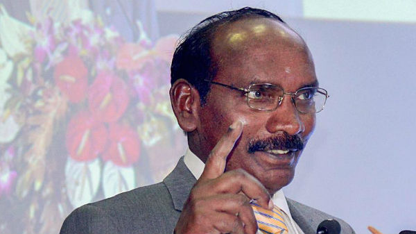 ಮೂರು ವರ್ಷ 50 ನೌಕೆ