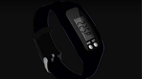 11. ಡಿಜಿಟಲ್ ವಾಚ್‌ ಮತ್ತು ಫಿಟ್‌ನೆಸ್ ಟ್ರಾಕರ್