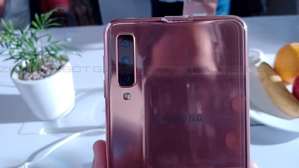 ಎರಡು ಆವೃತ್ತಿಯಲ್ಲಿ ಲಭ್ಯ: