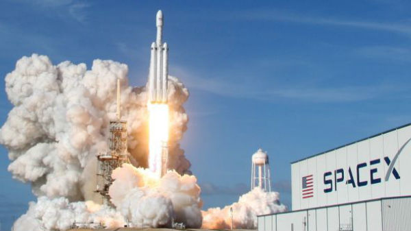 ರೈಡ್‌ ಆನ್‌ ಎ ಡ್ರಾಗನ್ ಕ್ರ್ಯೂ ವೆಹಿಕಲ್‌