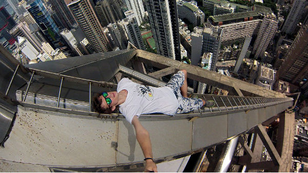 10. ಕಾಣದ ಸ್ಕೈ ಲೈನ್‌ಗಾಗಿ ಸೆಲ್ಫೀ