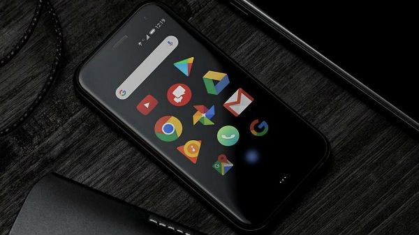 ಮೊನ್ನೆ ತಾನೇ ಬಿಡುಗಡೆಯಾಗಿತ್ತು ಪಾಮ್ ಫೋನ್ ಮೊನ್ನೆ ತಾನೇ ಬಿಡುಗಡೆಯಾಗಿತ್ತು ಪಾಮ್ ಫೋನ್