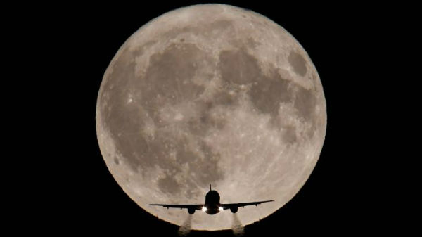 ಮೂರು ಚಂದ್ರ ಉಡಾವಣೆ ಮೂರು ಚಂದ್ರ ಉಡಾವಣೆ