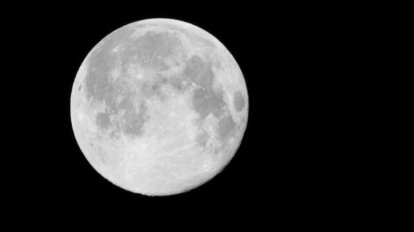 ಇಡೀ ಆಕಾಶಕ್ಕೆಲ್ಲಾ ಬೆಳಕು ನೀಡಲ್ಲ ಇಡೀ ಆಕಾಶಕ್ಕೆಲ್ಲಾ ಬೆಳಕು ನೀಡಲ್ಲ