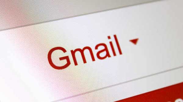 ಇ-ಮೇಲ್ ಅಥವಾ ಫೋನ್ ನಲ್ಲಿ ಯಾವುದೇ ಕಾರಣಕ್ಕೂ ನಿಮ್ಮ ಡೆಬಿಟ್ ಕಾರ್ಡ್ ಅಥವಾ ಕ್ರೆಡಿಟ್ ಕಾರ್ಡ್ ಮಾಹಿತಿಗಳನ್ನು ಹಂಚಿಕೊಳ್ಳಬೇಡಿ.