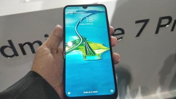 ಸೆಲ್ಫೀ ಕ್ಯಾಮೆರಾ! ಸೆಲ್ಫೀ ಕ್ಯಾಮೆರಾ!