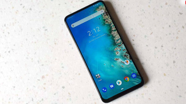 ಆಸೂಸ್‌ Z6 ಡಿಸ್‌ಪ್ಲೇ