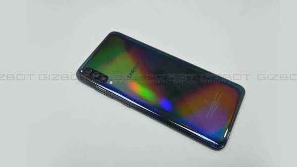 ಗ್ಯಾಲ್ಯಾಕ್ಸಿ 70s ಡಿಸ್‌ಪ್ಲೇ