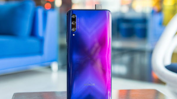 ಕ್ಯಾಮೆರಾ ಮತ್ತು ಬ್ಯಾಟರಿ ಕ್ಯಾಮೆರಾ ಮತ್ತು ಬ್ಯಾಟರಿ