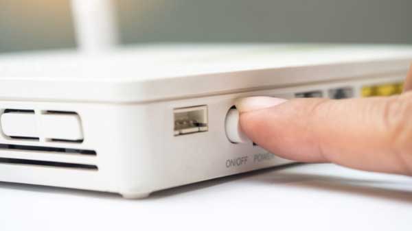 2. ವೈಫೈ ಸಮಸ್ಯೆ ಪರಿಹಾರಕ್ಕಾಗಿ ವೈಫೈ ರೂಟರ್ ನ್ನು ರೀಸ್ಟಾರ್ಟ್ ಮಾಡಿ