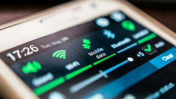 ಸಿಮ್ ಕಾರ್ಡ್ ತೆಗೆದು ಹಾಕಿ