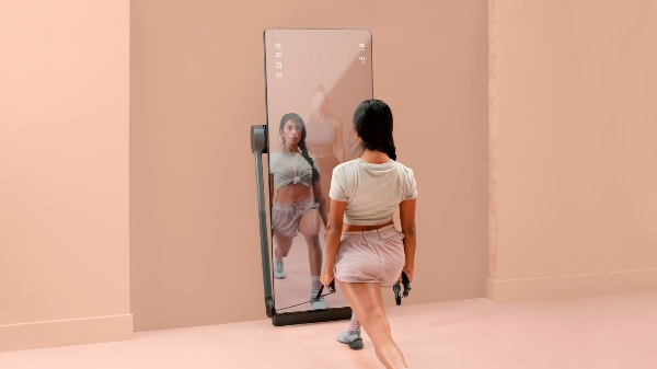 ವೈವ್ಸ್ ಬಹಾರ್ ಫಾರ್ಮ್ ಲೈಫ್ ಕನೆಕ್ಟೆಡ್ ಫಿಟ್ನೆಸ್ ಮಿರರ್