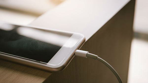 ಚಾರ್ಜಿಂಗ್‌ ಟೈಮ್‌ನಲ್ಲಿ ಫೋನ್ ಬಳಸಬೇಡಿ