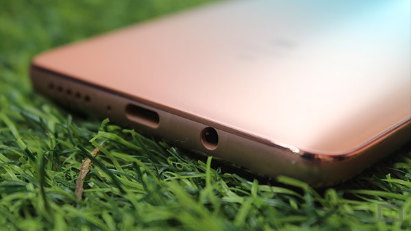 ಬ್ಯಾಟರಿ ಮತ್ತು ಸೌಂಡ್‌ ಫೀಚರ್ಸ್‌