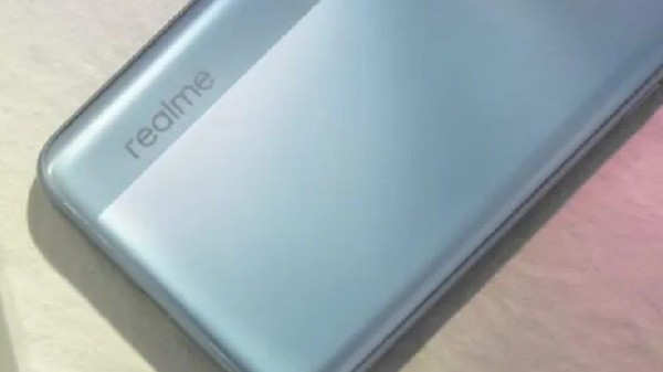 ಟ್ರಿಪಲ್ ಕ್ಯಾಮೆರಾ ರಚನೆ