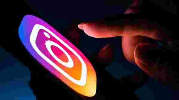 ಸ್ಟಿಕ್ಕರ್ 