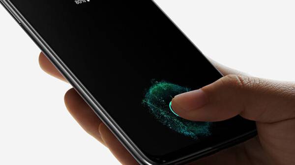 ಇನ್‌-ಡಿಸ್‌ಪ್ಲೇ ಫಿಂಗರ್‌ಪ್ರಿಂಟ್ ಸೆನ್ಸಾರ್: