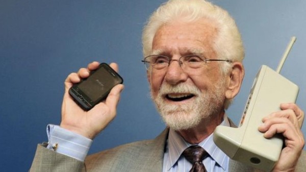 ವಿಶ್ವದ ಮೊದಲ ಸೆಲ್ ಫೋನ್‌ಗೆ ಕಾರಣವೇನು?
