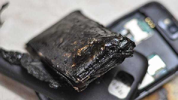 ರಾತ್ರಿಯಿಡೀ ಫೋನ್ ಚಾರ್ಜ್ ಬೇಡ ರಾತ್ರಿಯಿಡೀ ಫೋನ್ ಚಾರ್ಜ್ ಬೇಡ