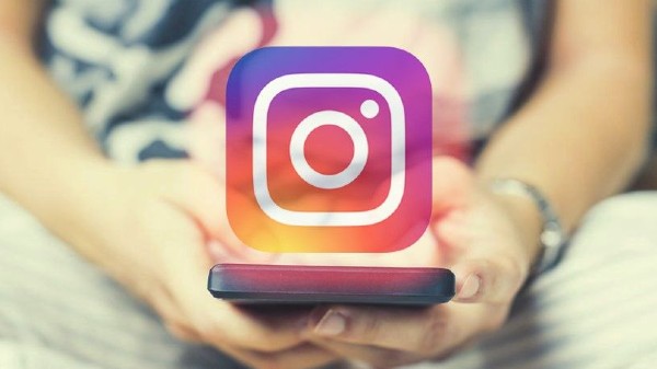 ಫೀಚರ್ಸ್‌ 