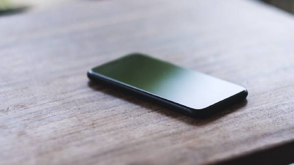 ನಿಮ್ಮ ಬ್ಯಾಂಕ್‌ಗೆ ಭೇಟಿ ನೀಡಿ ಮತ್ತು ಮೊಬೈಲ್ ಸಂಖ್ಯೆಯನ್ನು ಬದಲಾಯಿಸಿ