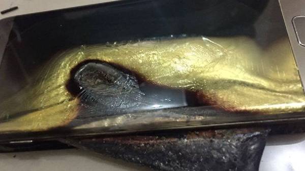 ನಿಮ್ಮ ಸ್ಮಾರ್ಟ್‌ಫೋನ್‌ನಲ್ಲಿ ಎಂದಿಗೂ ಈ 5 ಕೆಲಸ ಮಾಡಬೇಡಿ: