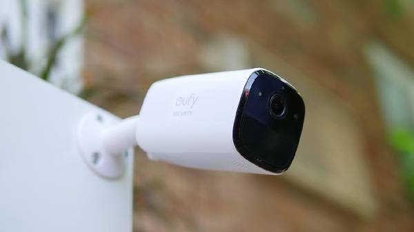 ಸ್ಮಾರ್ಟ್ ಸೆಕ್ಯುರಿಟಿ ಕ್ಯಾಮೆರಾಗಳು (Smart security cams) ಸ್ಮಾರ್ಟ್ ಸೆಕ್ಯುರಿಟಿ ಕ್ಯಾಮೆರಾಗಳು (Smart security cams)