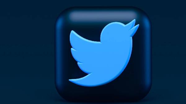 ಫೀಚರ್ಸ್‌ 