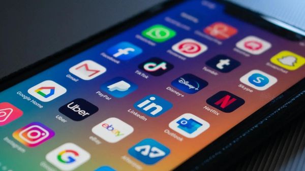 ಫೋನ್ನಲ್ಲಿ ಈ ಆಪ್ಗಳಿದ್ದರೆ ಈಗಲೇ ಅನ್ಇನ್ಸ್ಟಾಲ್ ಮಾಡಿ; ಇದು ಗಂಭೀರ ವಿಷಯ! ಫೋನ್ನಲ್ಲಿ ಈ ಆಪ್ಗಳಿದ್ದರೆ ಈಗಲೇ ಅನ್ಇನ್ಸ್ಟಾಲ್ ಮಾಡಿ; ಇದು ಗಂಭೀರ ವಿಷಯ!