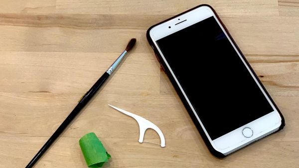 ದುಬಾರಿ ಬೆಲೆಯ ಐಫೋನ್‌ಗಳನ್ನು ಸ್ವಚ್ಛ ಮಾಡುವುದು ಹೇಗೆ!? ಇಲ್ಲಿದೆ ಸರಳ ಮಾರ್ಗ! 