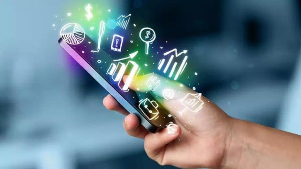 ಜನರು ತಮ್ಮ ಫೋನ್‌ಗಳಲ್ಲಿ ಎಷ್ಟು ,ಯಾವ ಆಪ್‌ಗಳನ್ನು ಬಳಕೆ ಮಾಡುತ್ತಾರೆ ಗೊತ್ತಾ? 