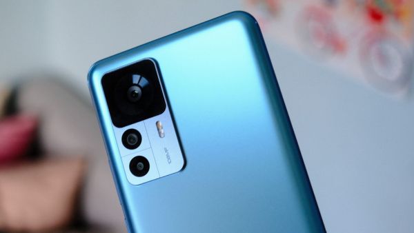 50MP ಕ್ಯಾಮೆರಾ ಸ್ಮಾರ್ಟ್‌ಫೋನ್‌ ಖರೀದಿಸುವ ಪ್ಲ್ಯಾನ್‌ ಇದ್ರೆ, ಇಲ್ಲಿ ನೋಡಿ!