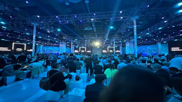 ಸ್ಯಾಮ್‌ಸಂಗ್ ಗ್ಯಾಲಕ್ಸಿ Z ಫ್ಲಿಪ್ 5 ಅನಾವರಣ; ಅಲೆ ಎಬ್ಬಿಸಲಿವೆ ಫೀಚರ್ಸ್‌! 