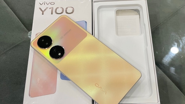 ವಿವೋ Y100 ಫೋನಿನ ಬೆಲೆಯಲ್ಲಿ ಅಚ್ಚರಿ ಇಳಿಕೆ!..ಗ್ರಾಹಕರು ಫುಲ್‌ ಫಿದಾ!