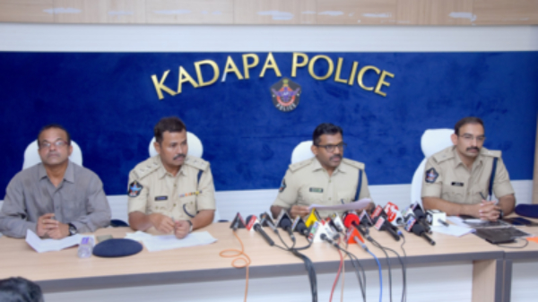 Aadhaar ಕಾರ್ಡ್‌ ಬಳಕೆದಾರರೇ ಎಚ್ಚರ... ತಲೆ ಎತ್ತಿದೆ ದೊಡ್ಡ ಗ್ಯಾಂಗ್