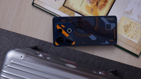 ಎಂಟ್ರಿಯಲ್ಲೇ ಧೂಳೆಬ್ಬಿಸಿದ ಇನ್ಫಿನಿಕ್ಸ್ GT 10 ಪ್ರೊ; ಡಿಸೈನ್ಗೆ ಫಿದಾ ಎಂಟ್ರಿಯಲ್ಲೇ ಧೂಳೆಬ್ಬಿಸಿದ ಇನ್ಫಿನಿಕ್ಸ್ GT 10 ಪ್ರೊ; ಡಿಸೈನ್ಗೆ ಫಿದಾ