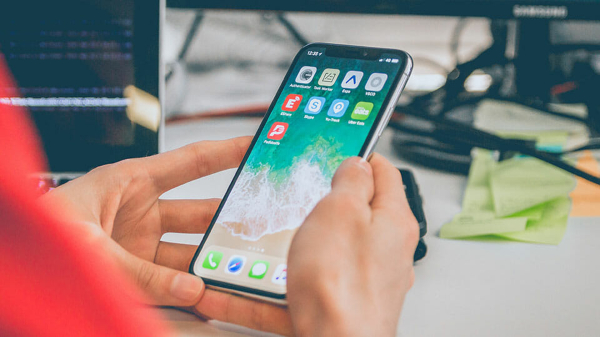 ಸರ್ಕಾರಿ ಕಚೇರಿಗಳಲ್ಲಿ ಐಫೋನ್‌ಗೆ ನಿರ್ಬಂಧ, ಆಫೀಸ್‌ಗೆ ತರಬೇಡಿ ಎಂದು ತಾಕೀತು